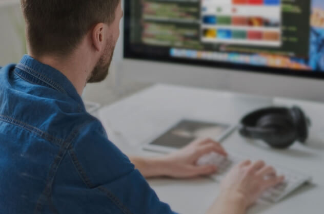 man-working-anydesk-163ba0-crop